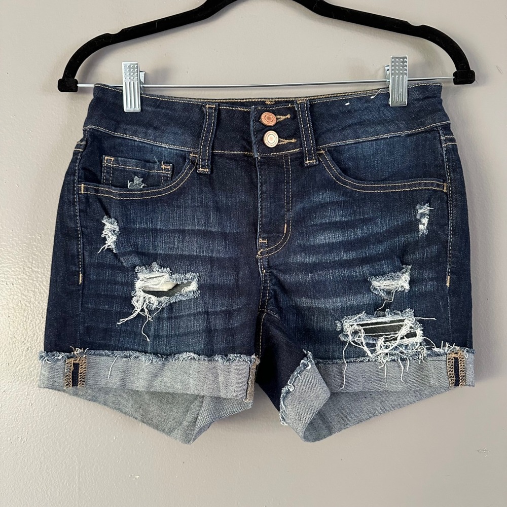SO Dark Wash Low Rise Favorite Midi Distressed Denim Shorts‎ SZ 5